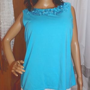 Croft and Burrow SZ XL Aqua embroidered flower neck